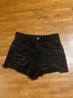 Schwarze Tally Weijl kurze Hose mit Rissen Thüringen - Erfurt Vorschau