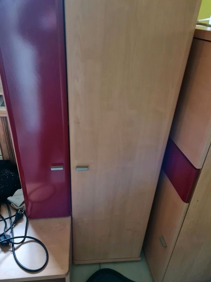 Einen Wohnzimmerschrank selbst abholen für 200 Euro .Abzuholen in Oldenburg