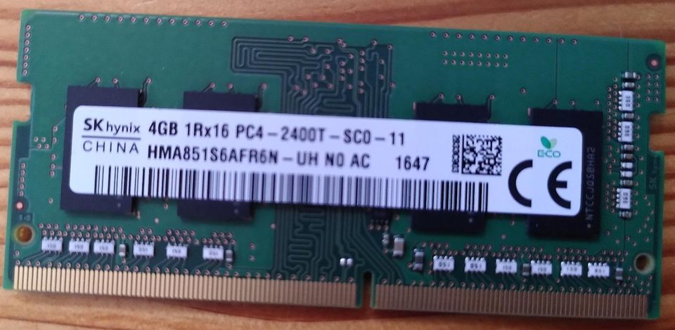 SK hynix 4GB PC4-2400T DDR4 SO-DIMM Laptop RAM in Lübeck