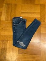 Bershka Ripped Skinny Jeans dunkelblau Low Waist Gr. S / 36 Baden-Württemberg - Brackenheim Vorschau
