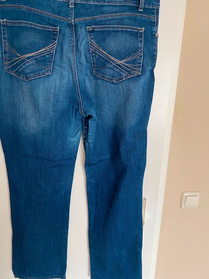 Damen-Jeans, Lee classic fit, Gr. 44, blau in Potsdam