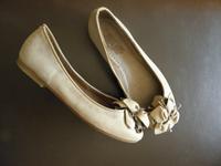 SPM Damen Ballerinas mit Blüte Taupe Beige Echt Leder Gr.36 *NEUW Bayern - Velden Vorschau