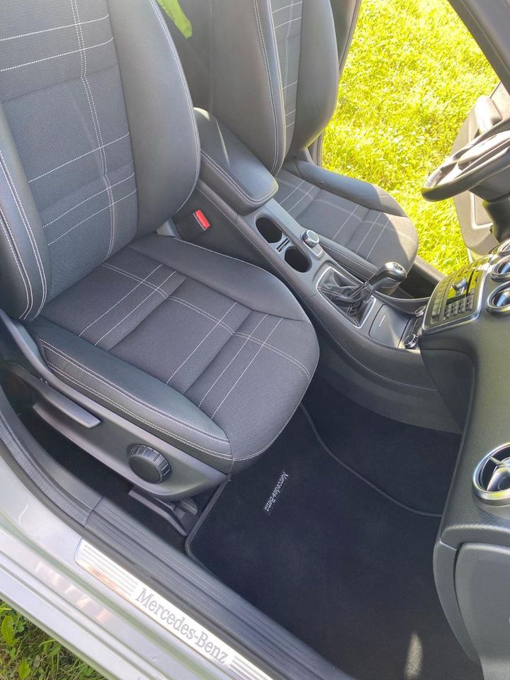 Mercedes A Klasse A 200 CDI W176 in Denkte