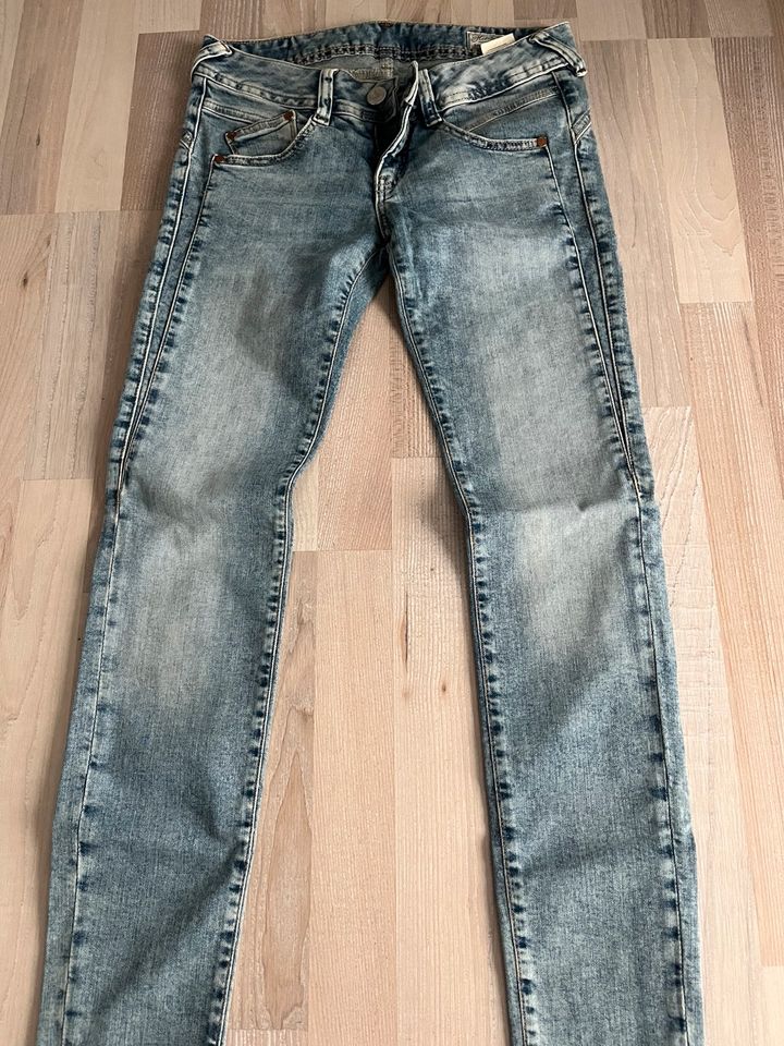 Damen Jeans Herrlicher Gila Slim Neu!! in Hennef (Sieg)