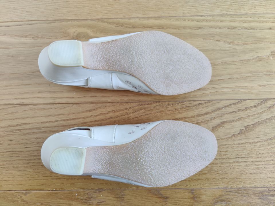 Sandalen Damen 36 beige Peeptoe Leder Riemchen in Bremervörde