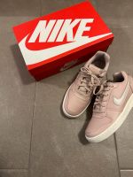 Nike Low Gr. 40 NEU beige altrosa wie Air Force 1 Court Hessen - Hattersheim am Main Vorschau