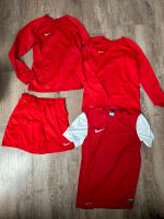 Nike Fußball Sport  Set Pulli Hose Shirt XS Baden-Württemberg - Fellbach Vorschau