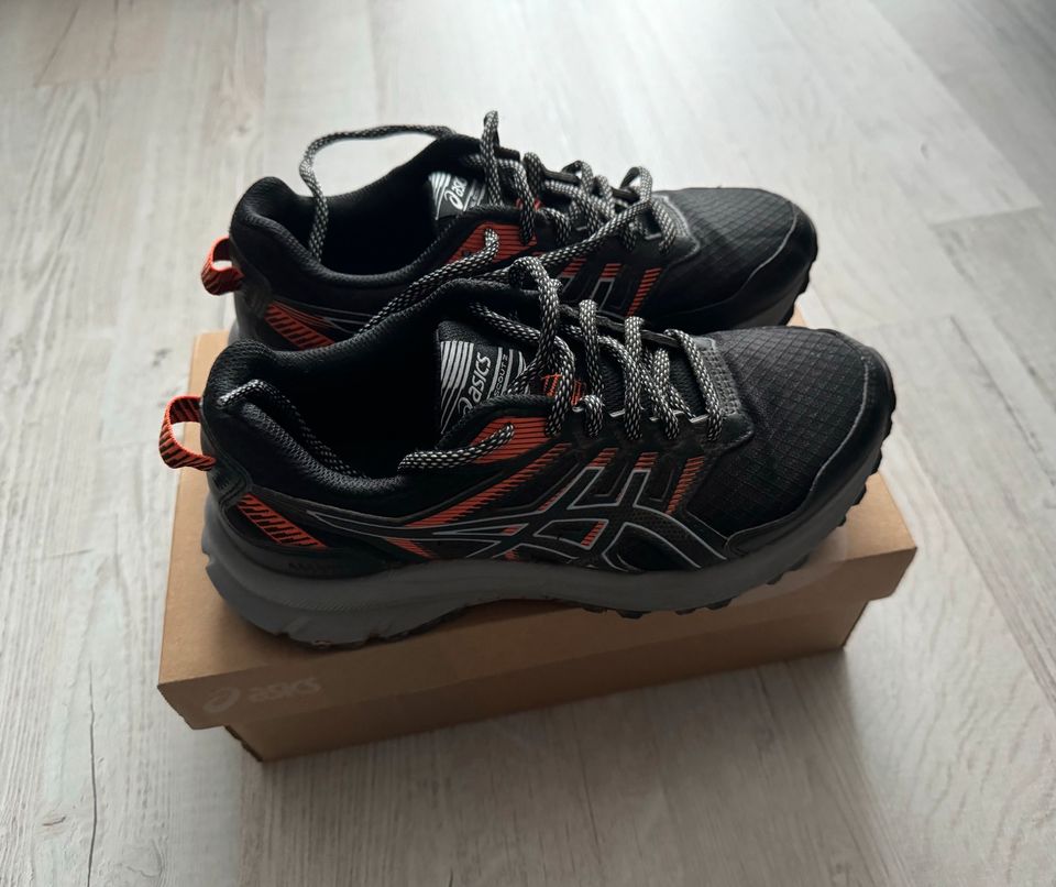 Asics Trail Scout Trekkingschuhe Gr 37,5 top Zustand Wanderschuhe in Nagold