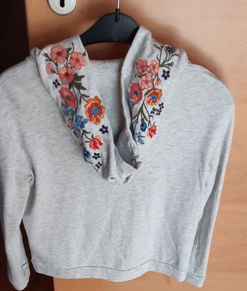 Sweat Jacke romantisch mit Blüten Tom Tailor Gr. M in Hemau