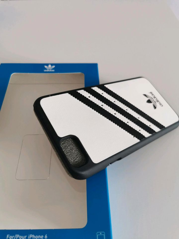 Adidas originals Handyhülle für Apple iPhone 6 weiß schwarz in Ebermannstadt
