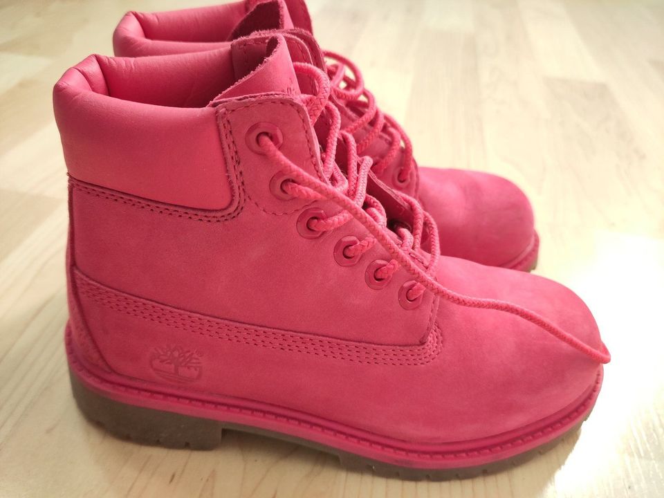 Timberland Boots, wasserdicht in Pink, Größe 31/32 in Bad Vilbel