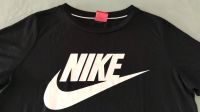 Nike T-Shirt Damen schwarz M 40 Sport Shirt Neuhausen-Nymphenburg - Neuhausen Vorschau