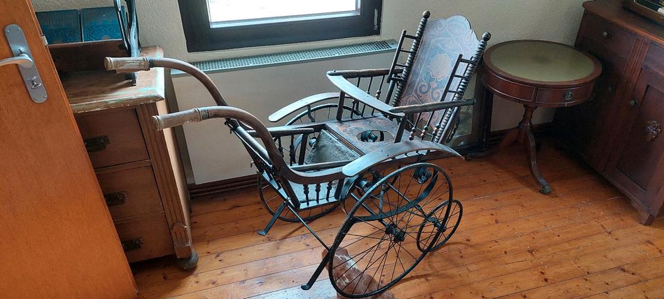 Kinderwagen Antik Retro Einzelstück selten Deko in Schleiden