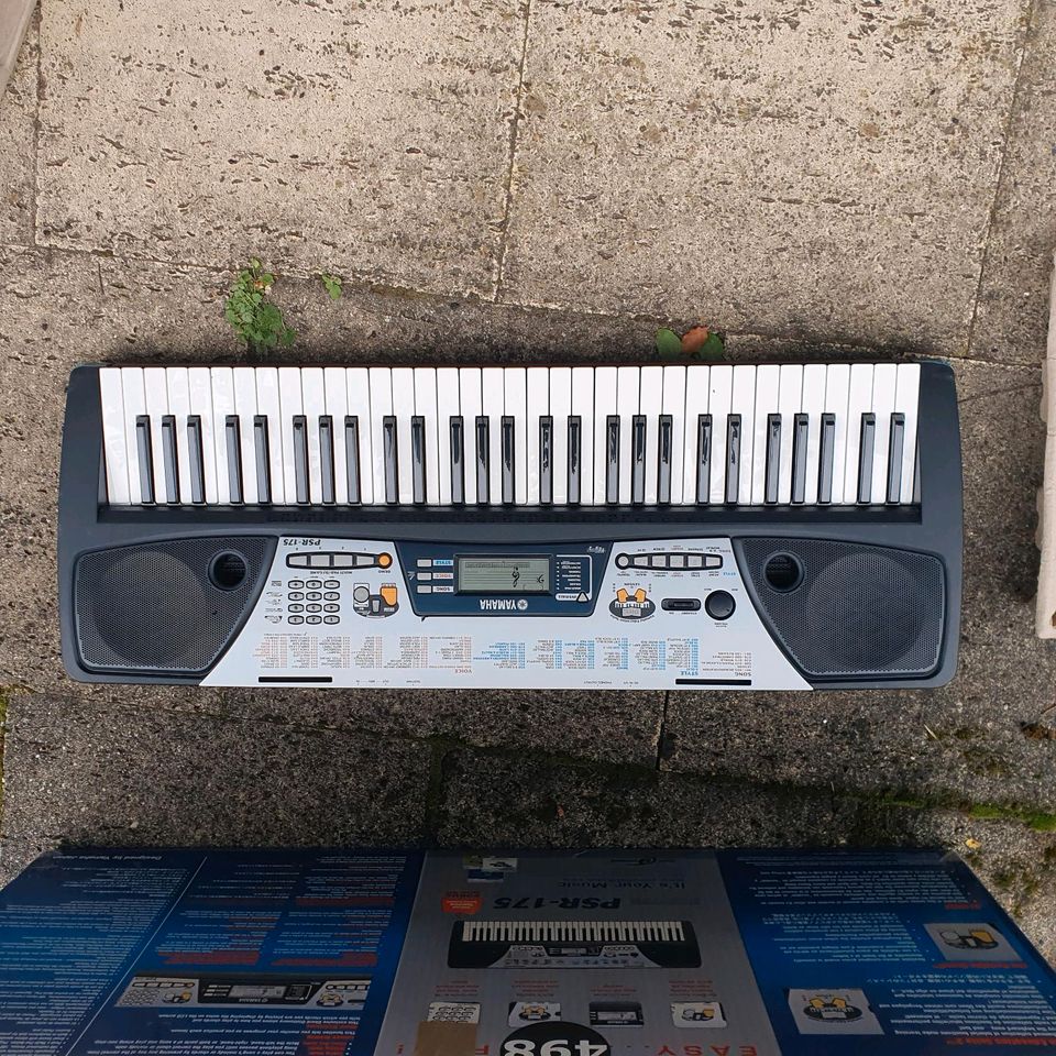 Yahama PSR 175 Keyboard 61 Tasten Synthesizer E Piano in Wiesbaden
