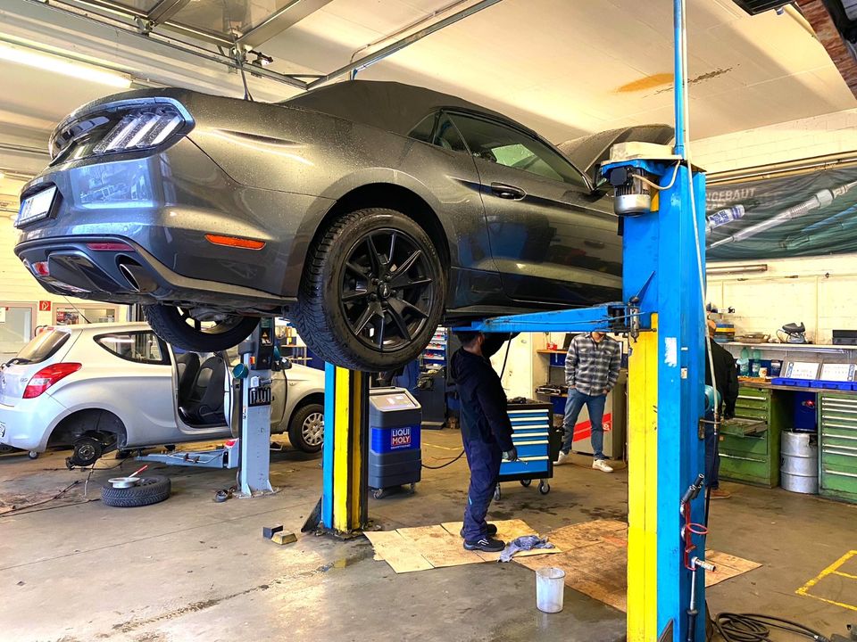 Getriebespülung Automatikgetriebe Ford Mustang in Oberhausen