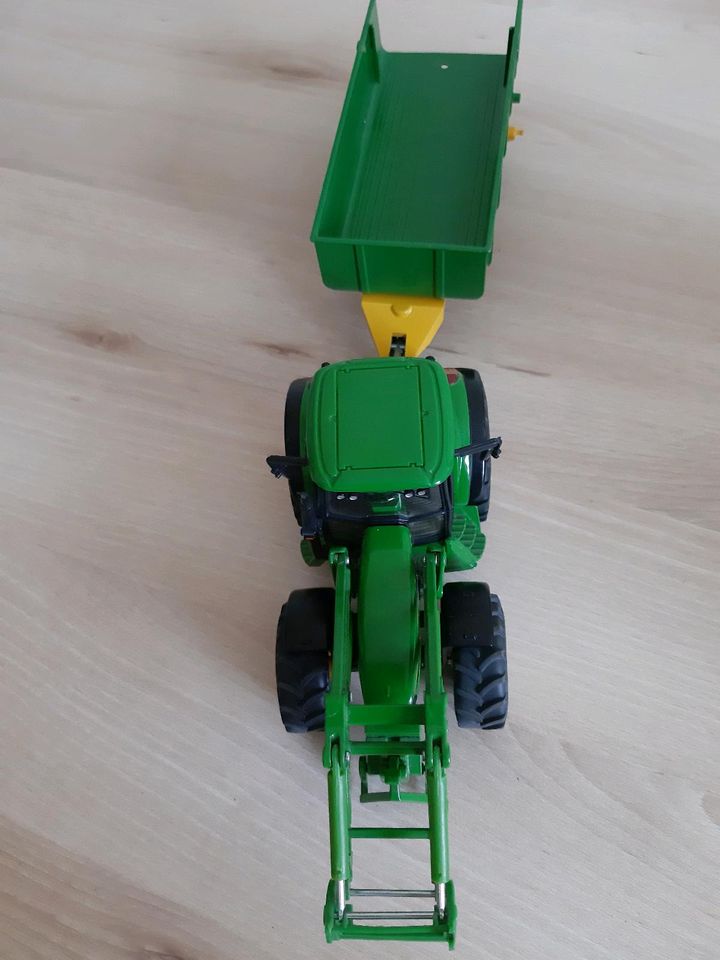 Siku Farmer 1:32 Traktor und Anhänger / Gebraucht in Herne