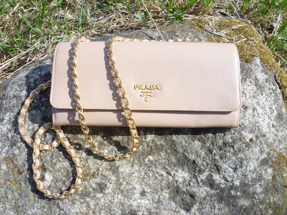 PRADA Wallet on a chain - Tasche Umhängetasche Portmonee in Uslar