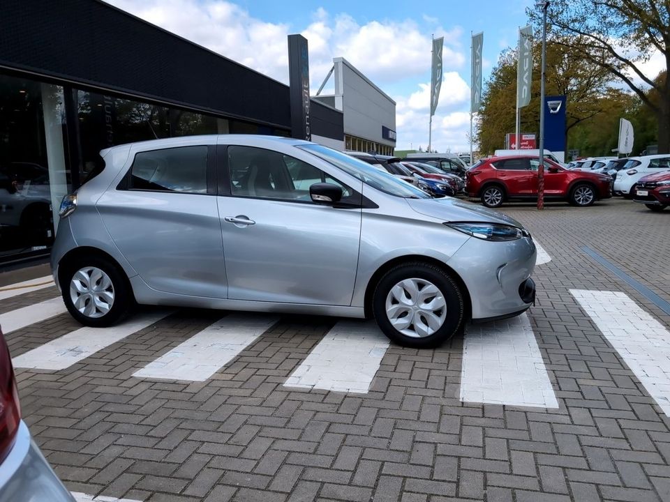 Renault ZOE Life ZE22 (Mietbatterie) Allwetterreifen in Bremen