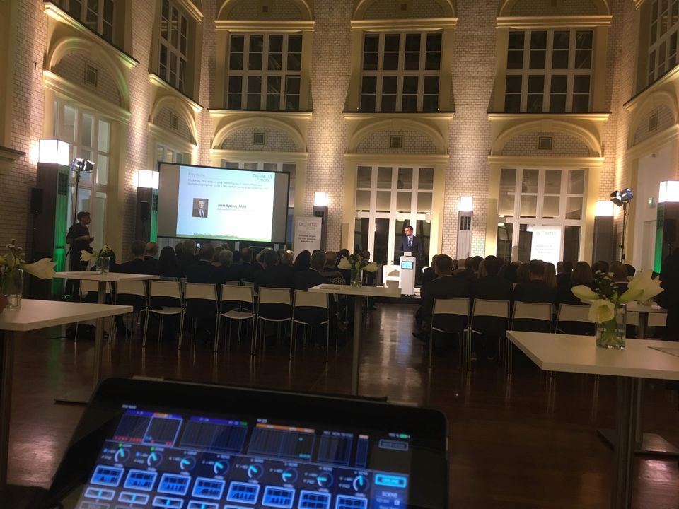 Veranstaltungstechniker mit hochwertiger Technik für Ihr Event in Berlin