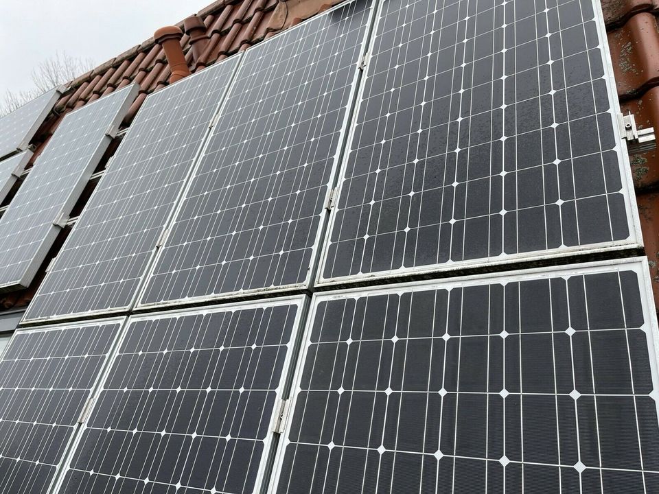 Professionelle Photovoltaikanlage Solar PV Anlagen Reinigung in Neunkirchen