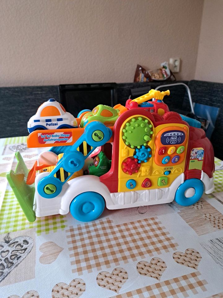 Vtec Tut Tut Baby Flitzer Autotransporter Parkhaus Spielzeug Auto in Viernau