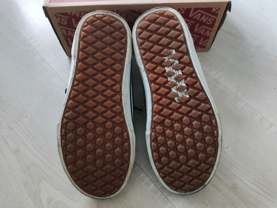 Vans, Sneaker, Turnschuhe, Schuhe, Gr. 34 in Kriftel