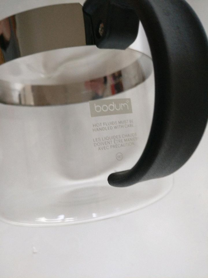 Bodum-Teekanne mit Deckel in Mühlacker