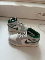 Nike Air Jordan 1 mid grün green unisex NEU 37,5 NP: 109€ Köln - Marienburg Vorschau