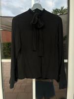 H&M Premium Bluse Oberteil Top Seide Silk Schleife Gr. S Niedersachsen - Lüneburg Vorschau