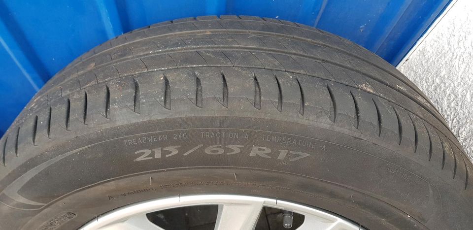 Michelin Sommerreifen Alufelgen 215/65 17 zoll in Schwalmstadt