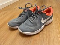 Nike Sportschuhe / Sneaker Gr. 36,5 Hessen - Höchst im Odenwald Vorschau