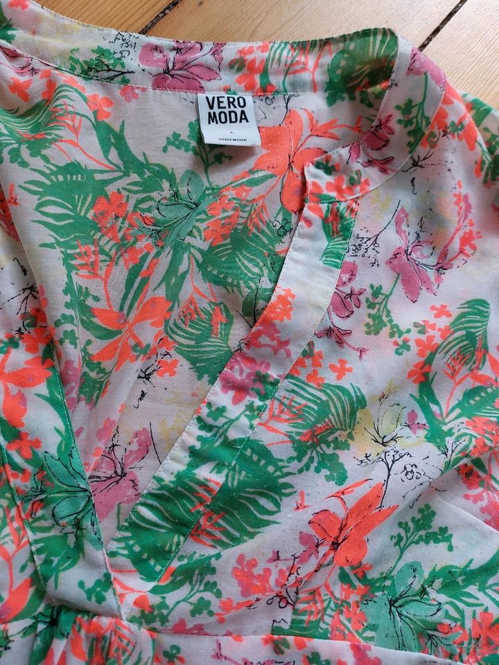 Leichte Bluse Tunika Vero Moda Blumen wie Neu in Falkensee