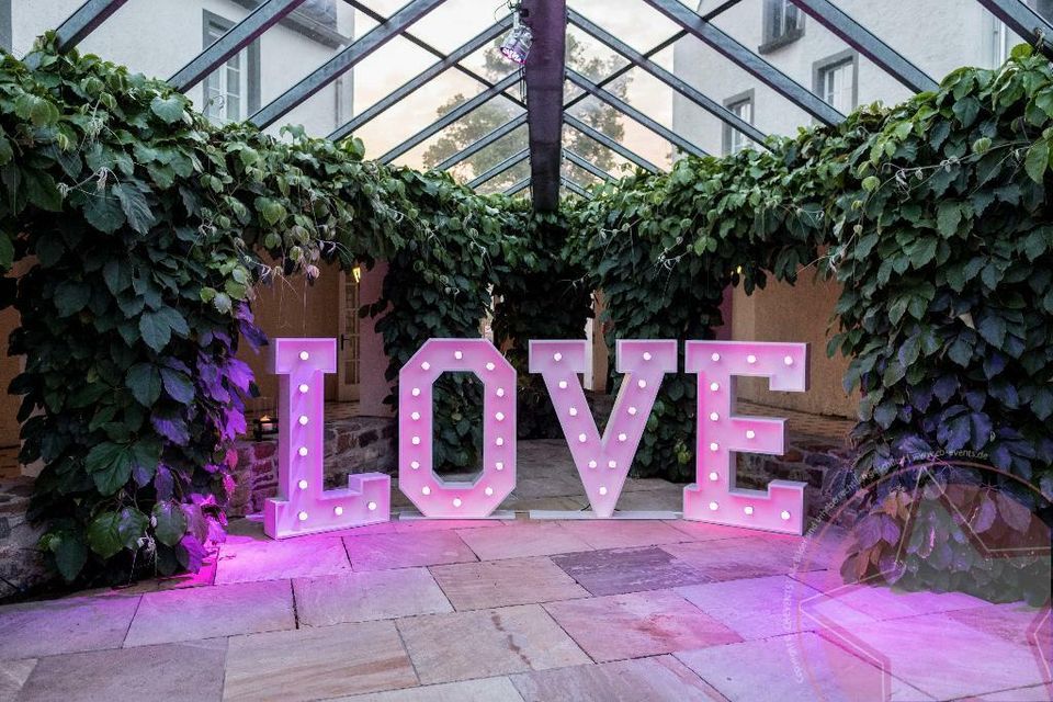 LED LOVE Buchstaben / Leuchtbuchstaben - Hochzeit - Event - Feier in Koblenz