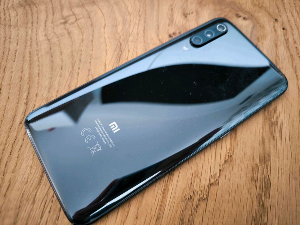 Xiaomi MI9 6GB 64GB Handy Smartphone in Weinböhla