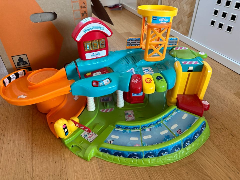 VTech Babyflitzer RC Rennbahn, Raststätte Zubehör Autos etc. in Baden-Baden