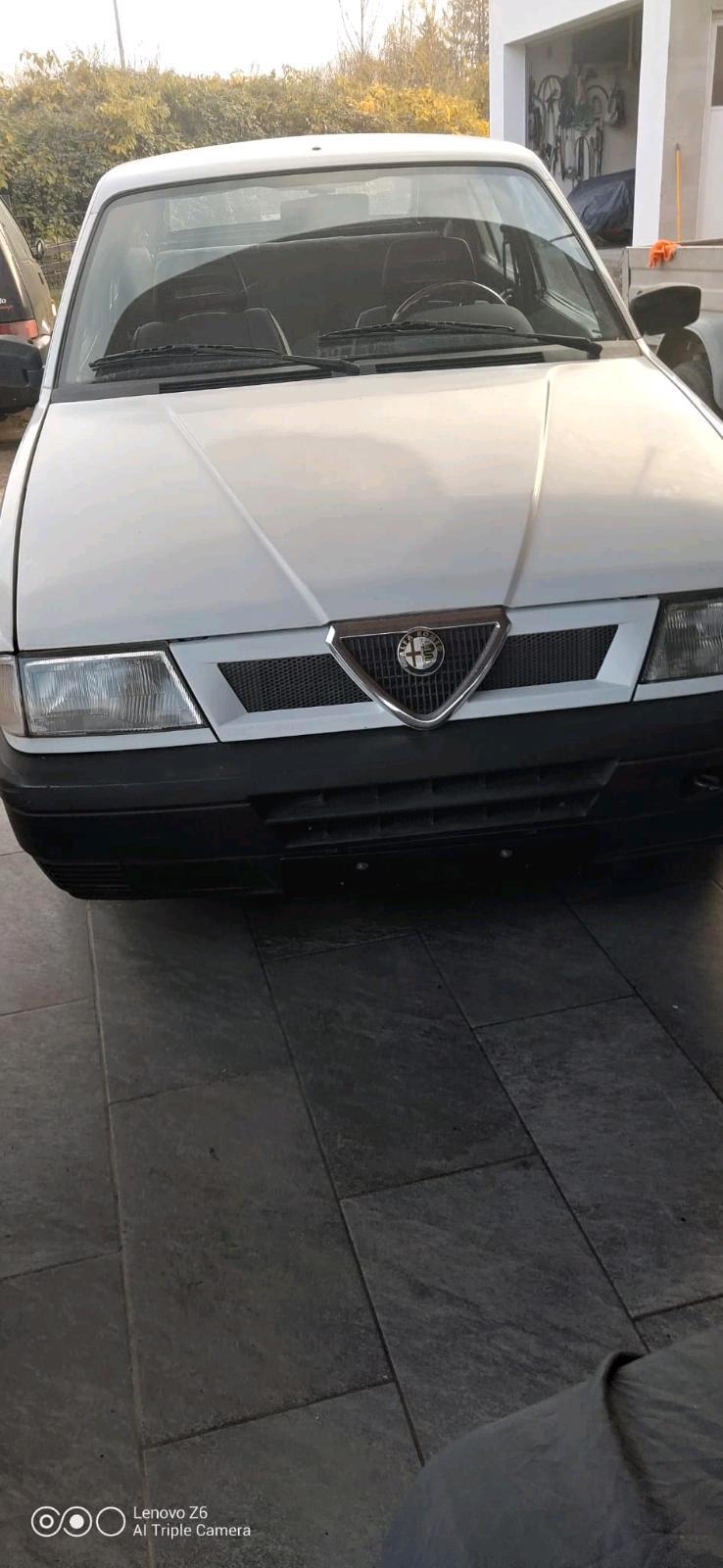 Abbildung des Autos Sehr schöner Alfa 33 zu …