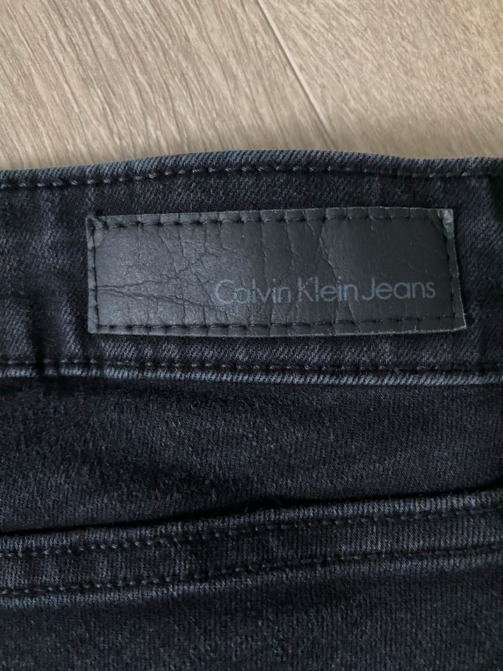 Calvin Klein Jeans ** Jeans-Hose ** Gr.30 in Borstel-Hohenraden