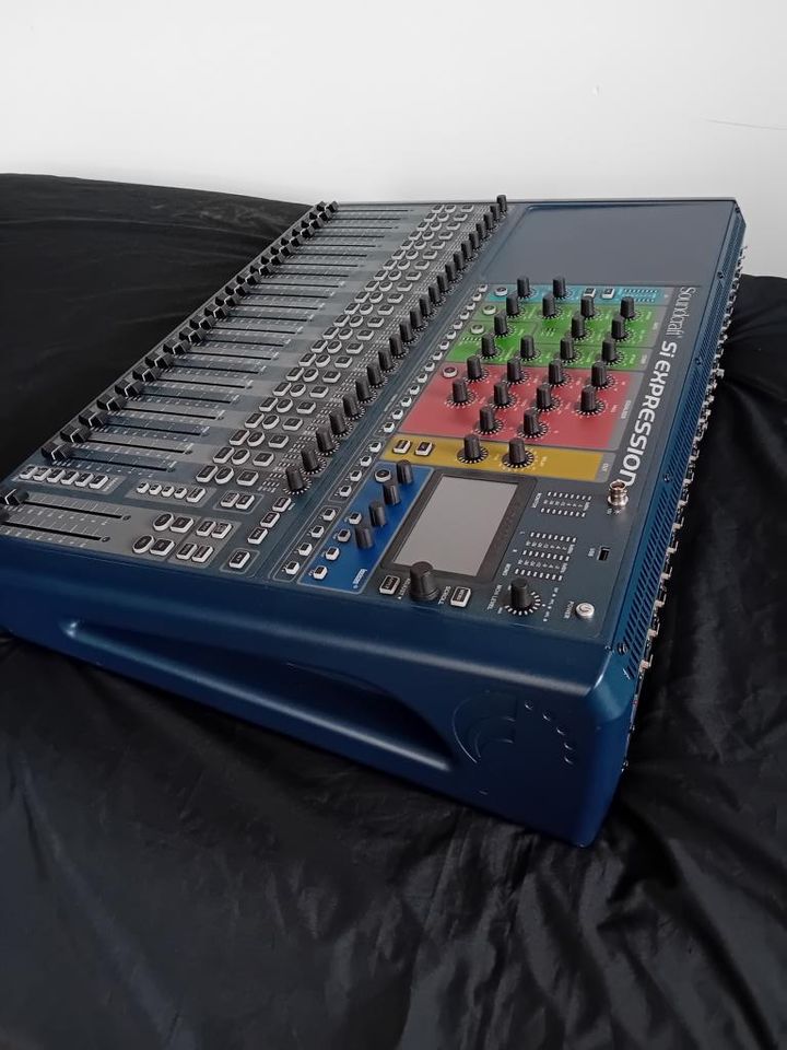 Digitales Audio-Mischpult Soundcraft Expression 2, gebraucht in Darmstadt