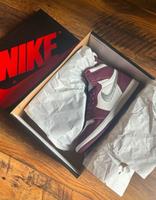 Nike Air Jordan 1 Retro high OG Bordeaux 44 Berlin - Mitte Vorschau