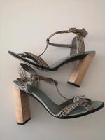 Gucci /Damen Sandalen mit Absatz /Gr. 37 Bayern - Landshut Vorschau