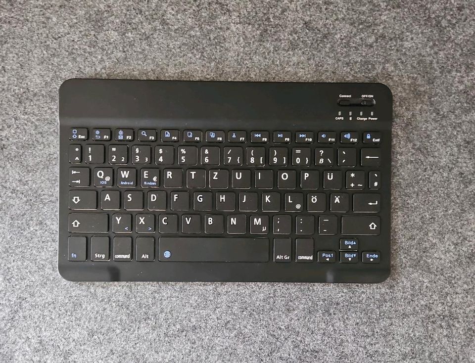 Bluetooth Tastatur für Tablets mit Tasche in Frankfurt am Main