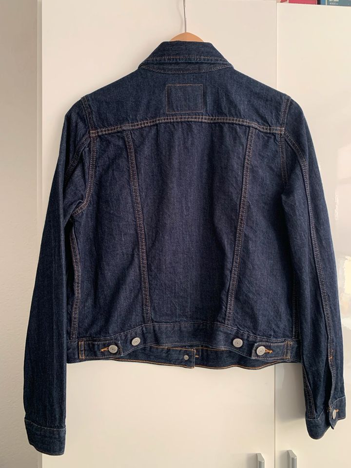 Levi’s Jeansjacke, Gr. L in Gießen