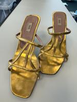 Prada Sandaletten gold, Gr. 38 Kr. München - Ismaning Vorschau