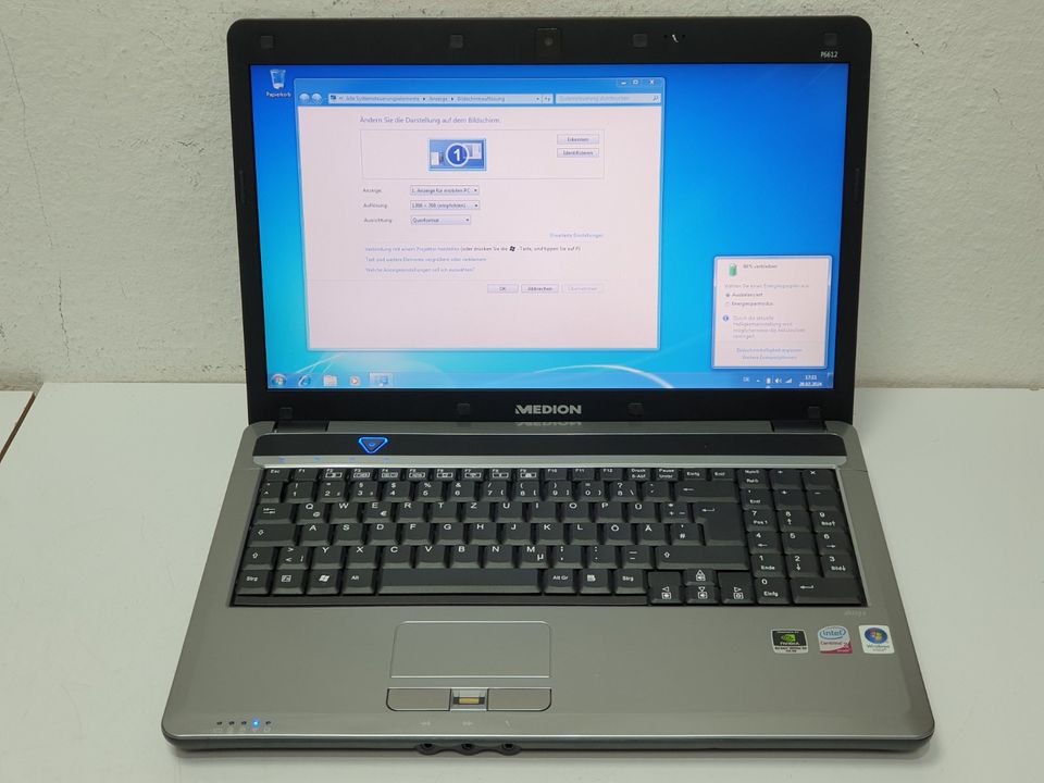 Medion Akoya Notebook 500GB HDD 4GB Laptop Windows 7 Pro 15,6" in Fellbach