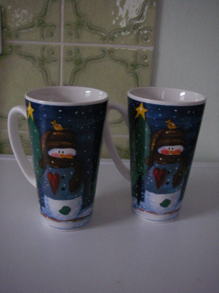 2 Weihnachtstassen - Keramik für Glühwein Tee Schokolade in Solms
