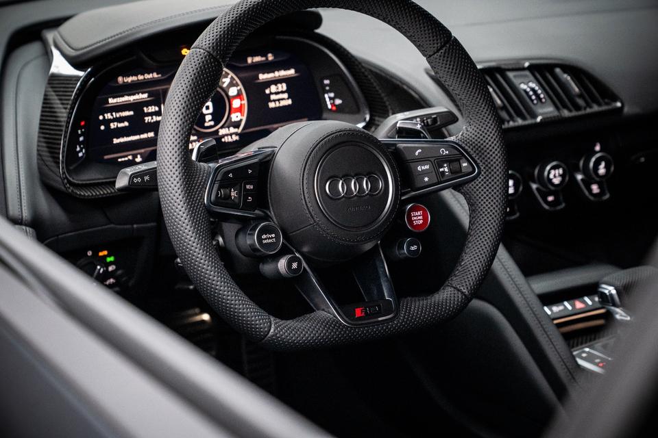 Audi R8 V10 mieten - Bodensee / Sportwagen mieten / Hochzeitsauto in Weißensberg