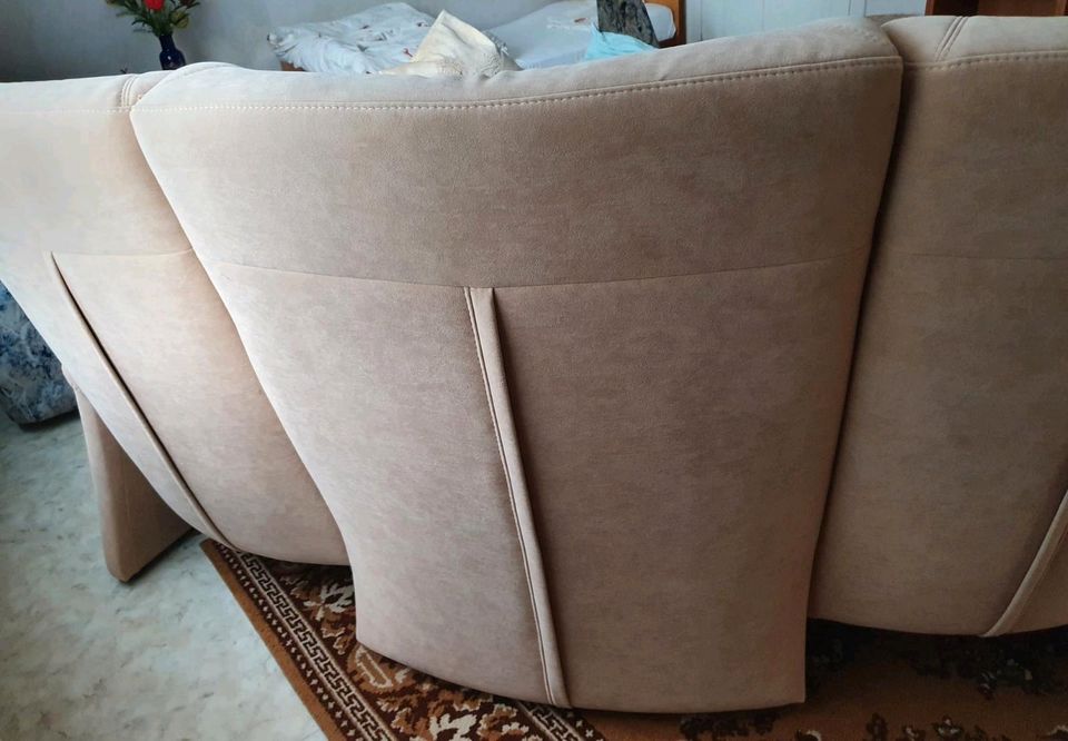 Wohnzimmercouch beige 3teilig neuwertig in Lübben