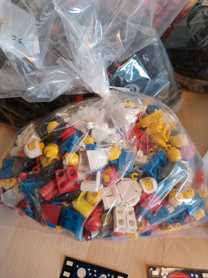 Lego * 80er * Weltraum * Space * Feuerwehr * Anleitungen in Taunusstein