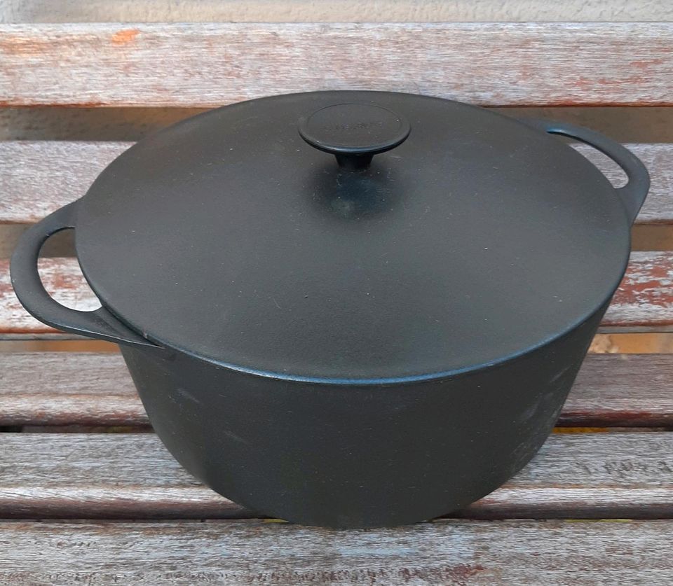 LE CREUSET Cousances Gusseisen Bräter Schmortopf 26cm 5,3L TOP in Hochborn