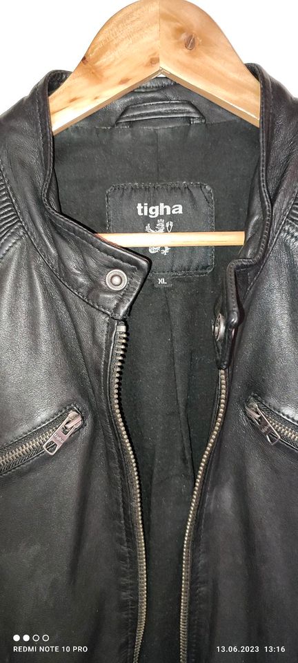 Herren lederjacke Marke " tigha " in Berlin